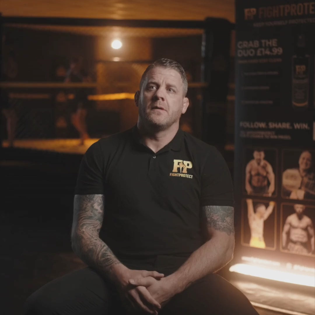 Load video: GloveGuard – Sportswear Refresher